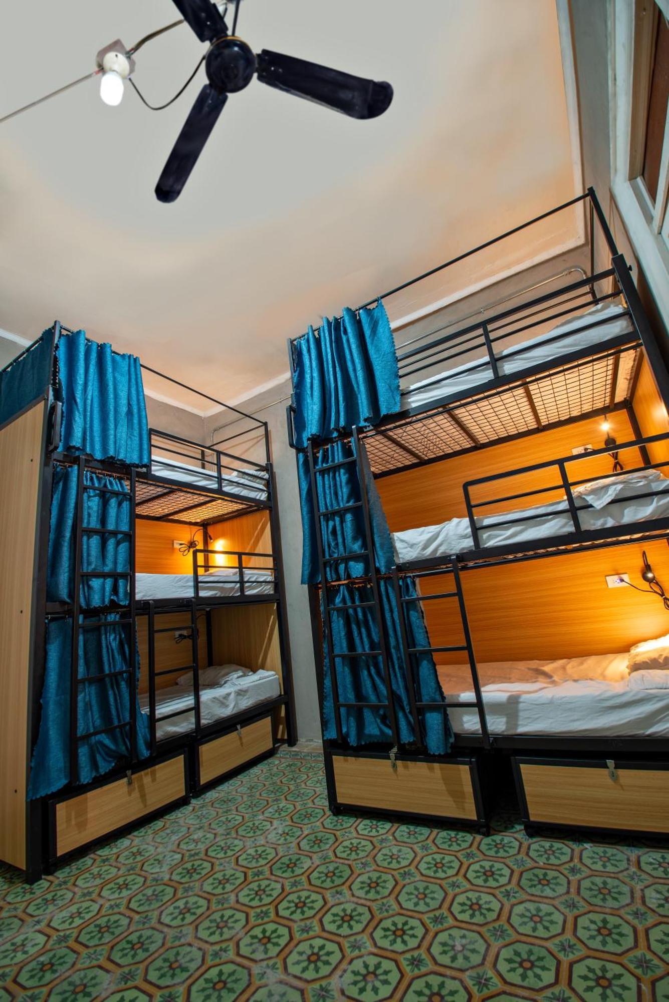 Jep Hostel Medellin Luaran gambar
